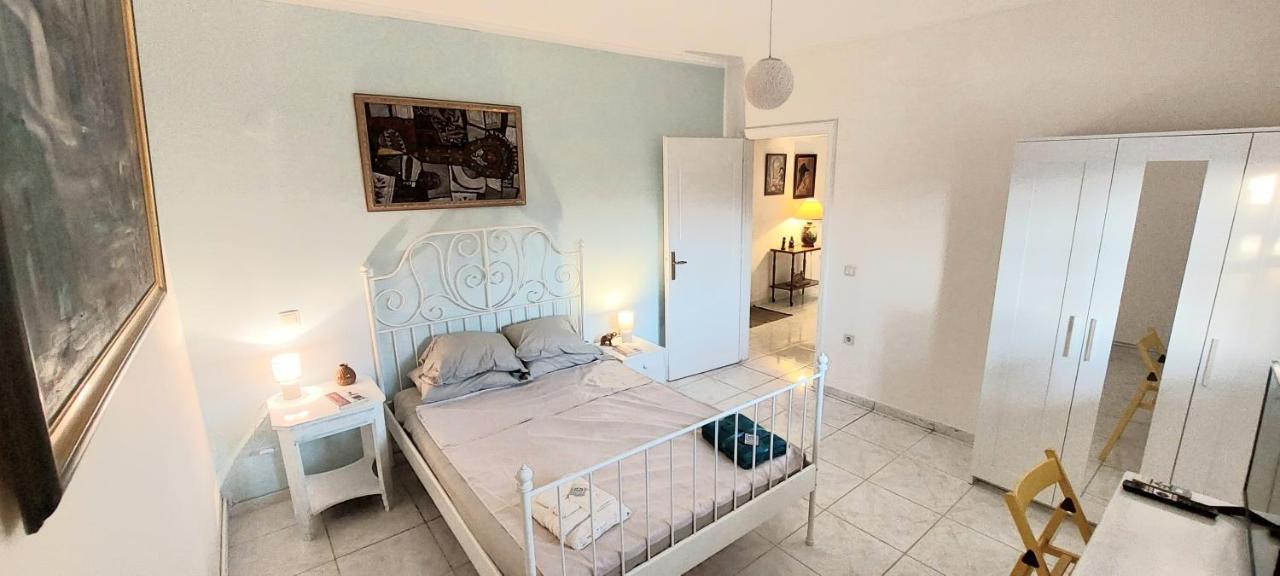 The Athenian Riviera Summer Nest Apartment อานาวีซอส ภายนอก รูปภาพ