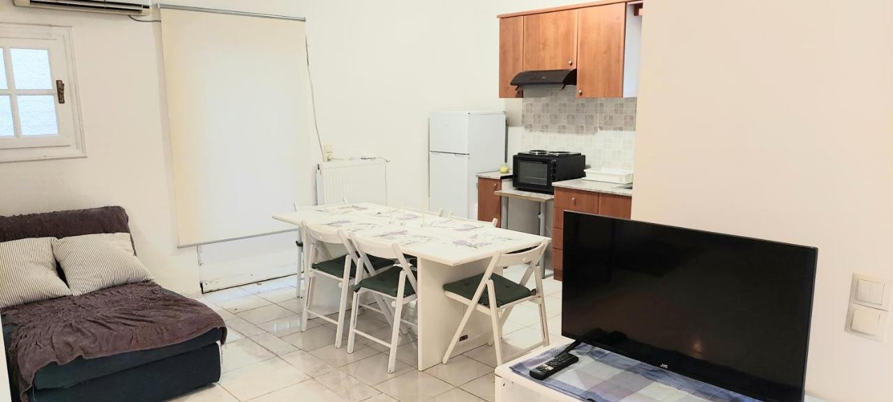The Athenian Riviera Summer Nest Apartment อานาวีซอส ภายนอก รูปภาพ