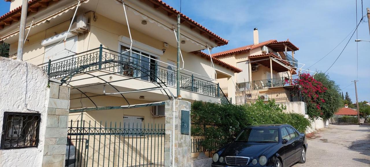 The Athenian Riviera Summer Nest Apartment อานาวีซอส ภายนอก รูปภาพ