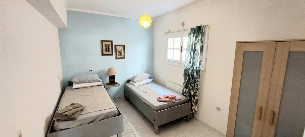 The Athenian Riviera Summer Nest Apartment อานาวีซอส ภายนอก รูปภาพ
